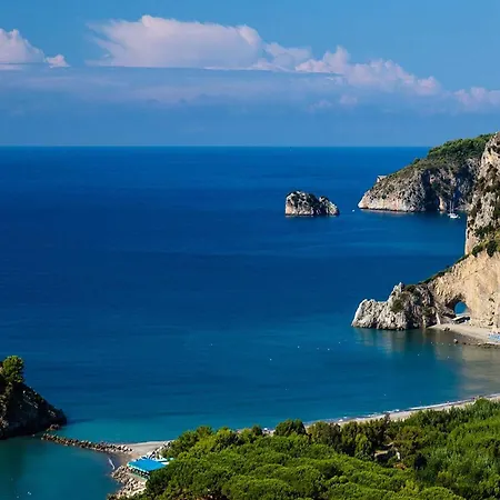 Maria Luisa Vista Mare, - Happy