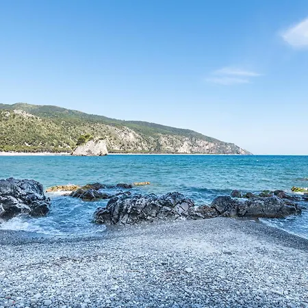 Maria Luisa Vista Mare, - Happy